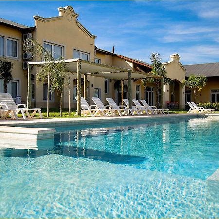 Hotel Howard Johnson Trenque Lauquen Esterno foto