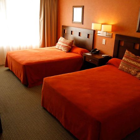 Hotel Howard Johnson Trenque Lauquen Esterno foto