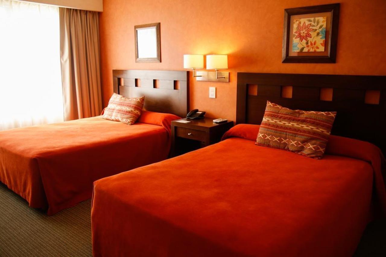 Hotel Howard Johnson Trenque Lauquen Esterno foto