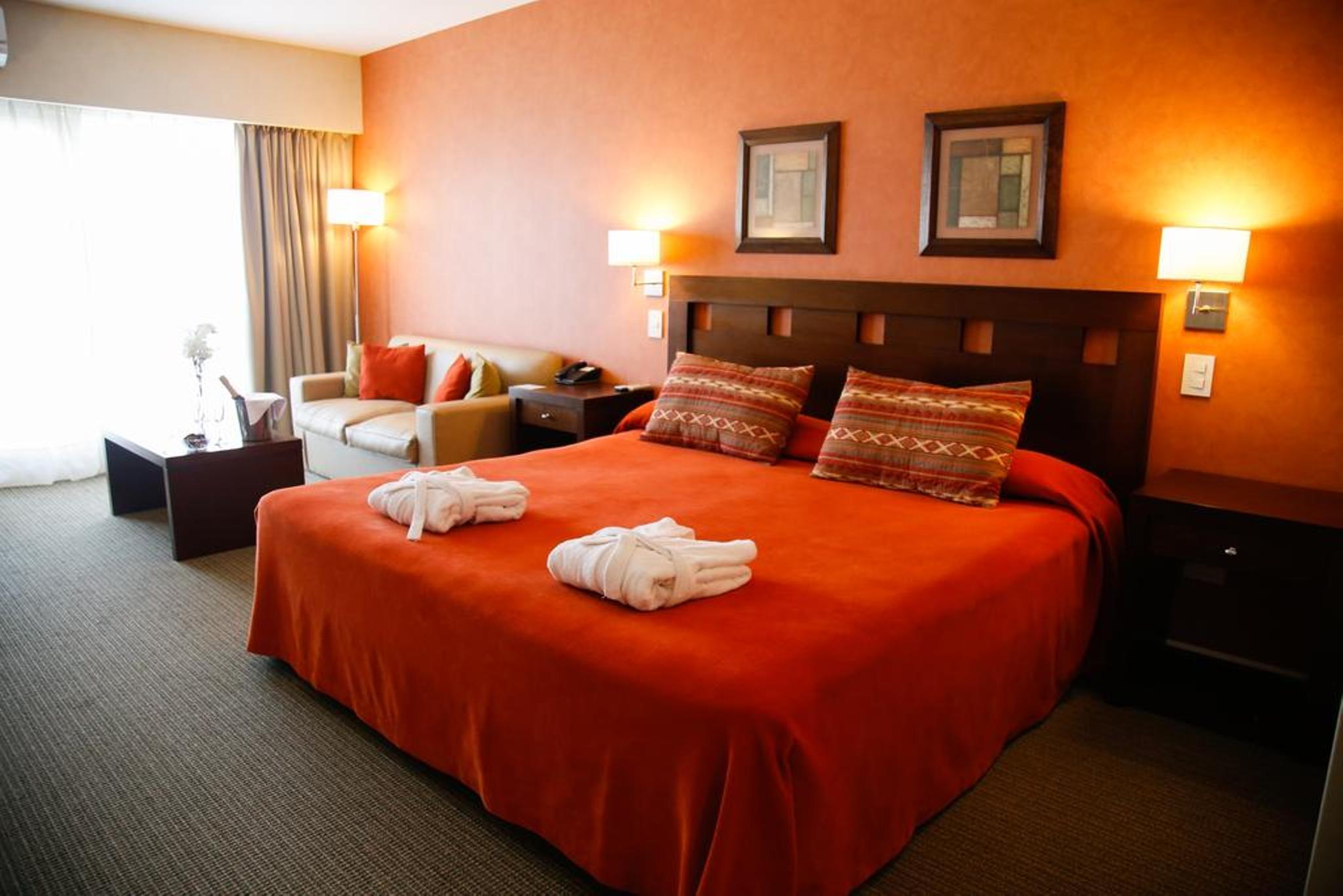 Hotel Howard Johnson Trenque Lauquen Esterno foto