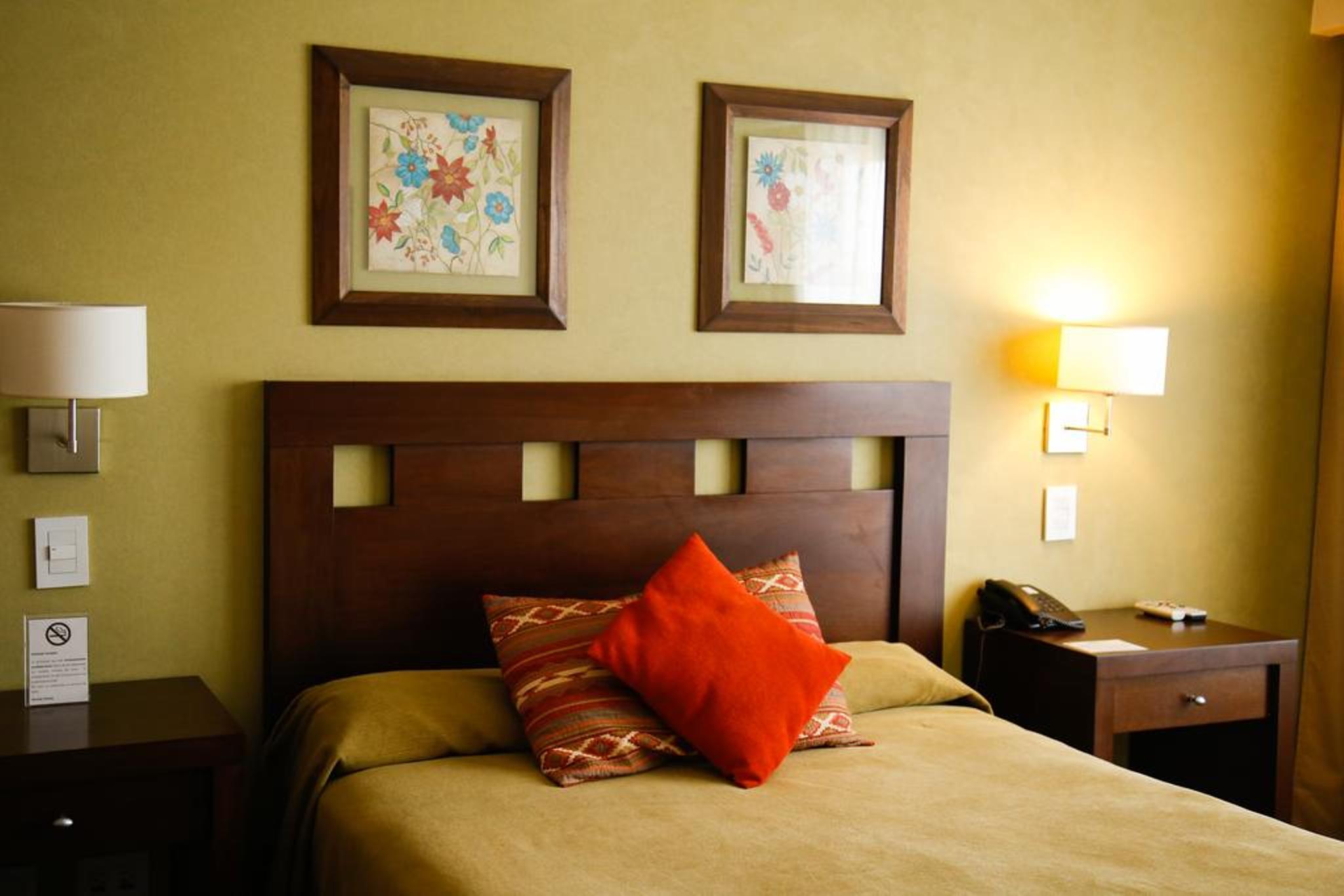 Hotel Howard Johnson Trenque Lauquen Esterno foto