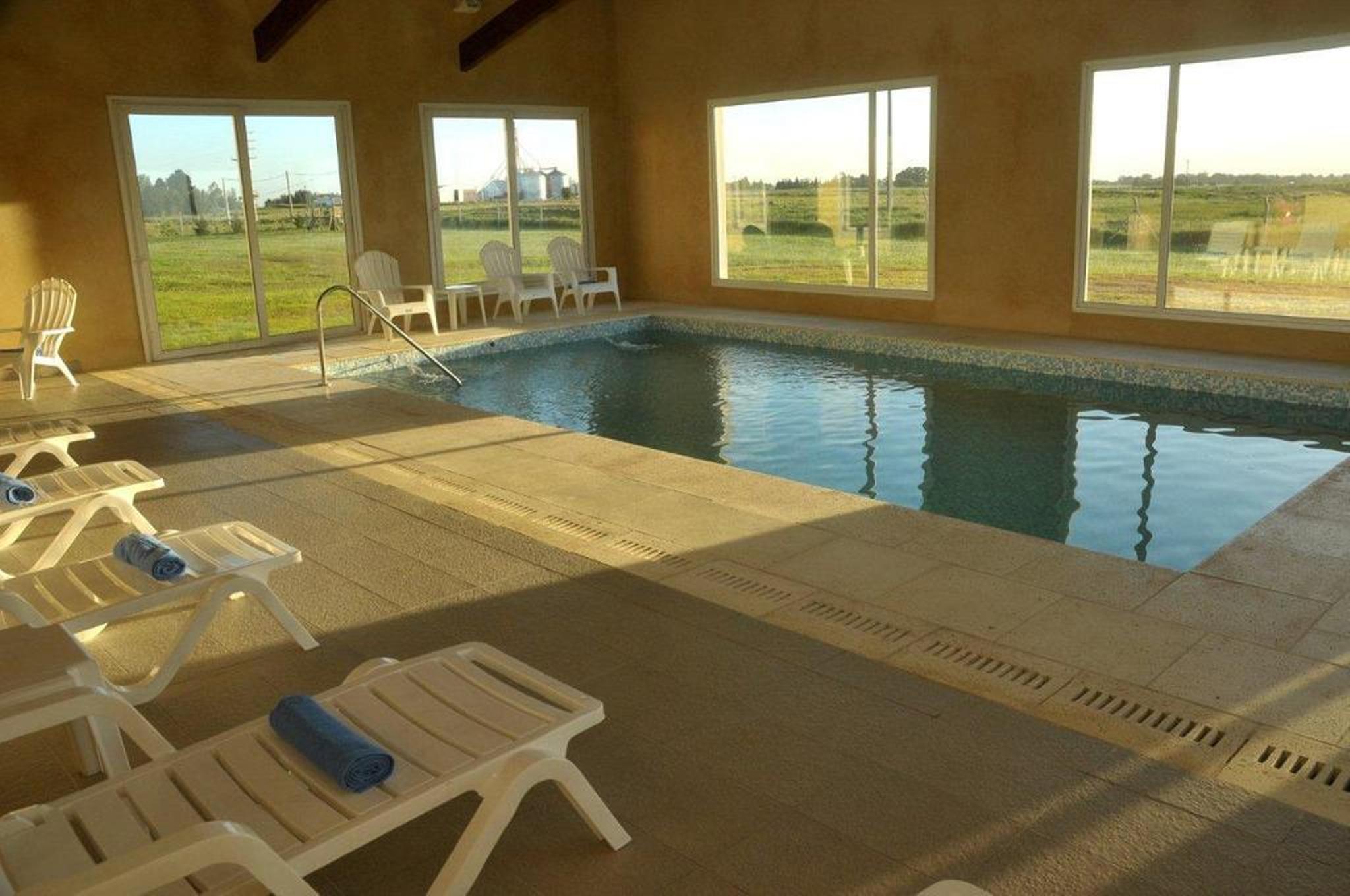 Hotel Howard Johnson Trenque Lauquen Esterno foto